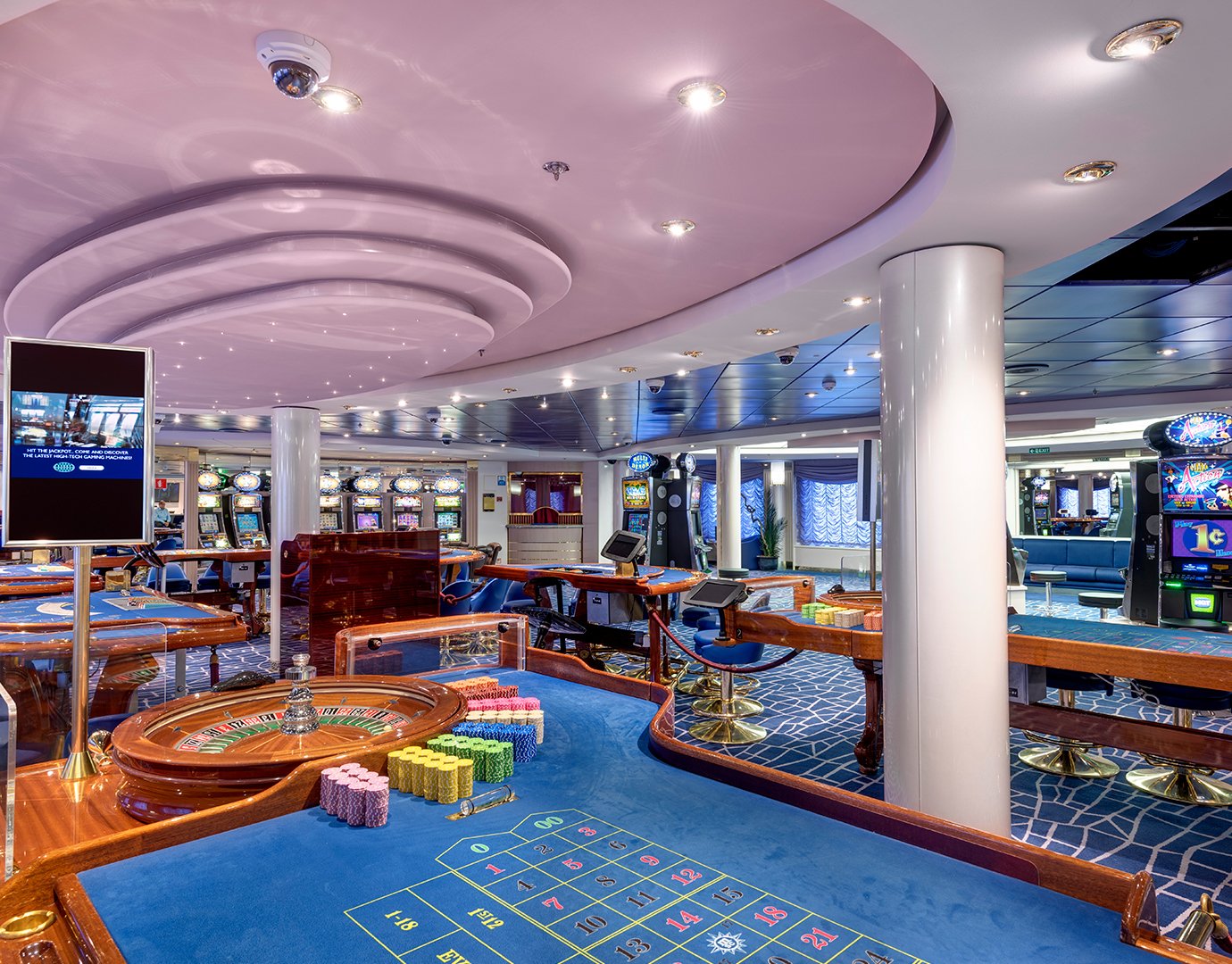 Casino gaming tables